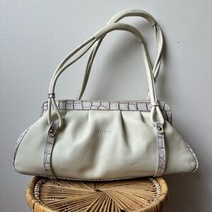 White Petusco leather handbag, made in Spain